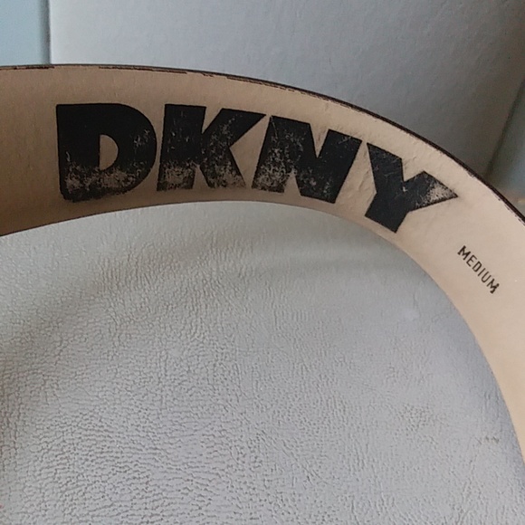 Elegant authentic DKNY leather belt Italy Medium - Picture 4 of 8